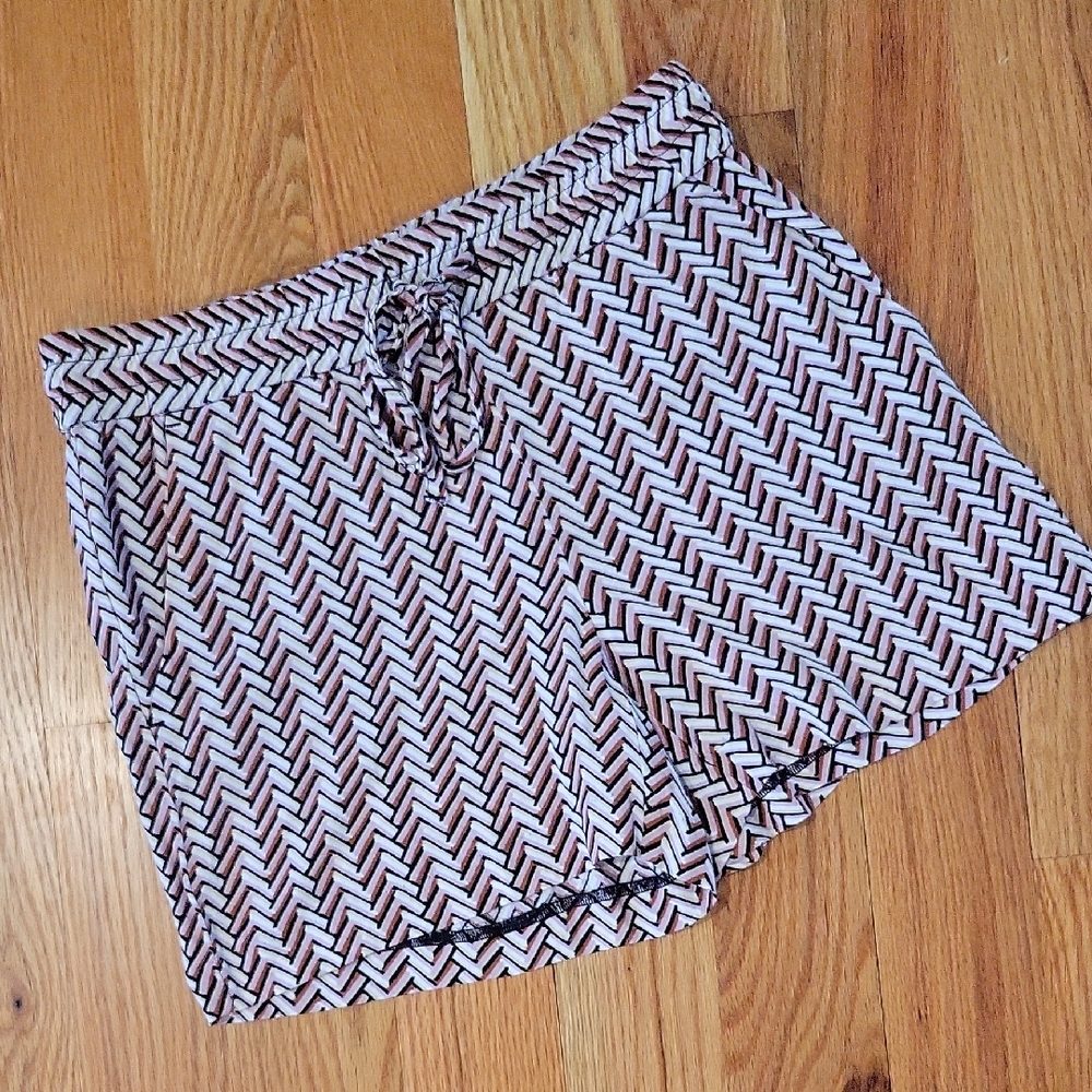 LOFT Black and White Chevron Athletic Shorts